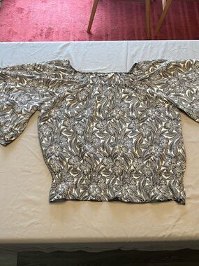 Women’s Black & White Floral Off-Shoulder Blouse